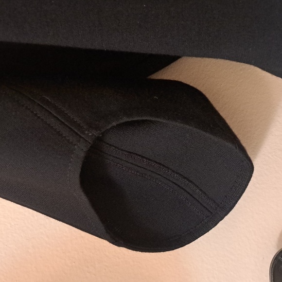 St John beautiful Black Wool&Rayon Knit Zip up Jacket pretty Sleeve&  mock neck - Picture 4 of 9